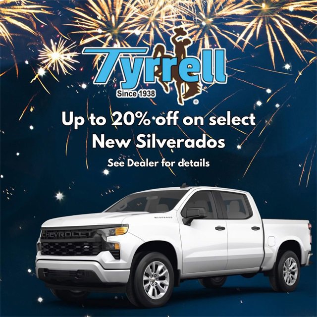 Used 2025 Chevrolet Suburban LT image 2