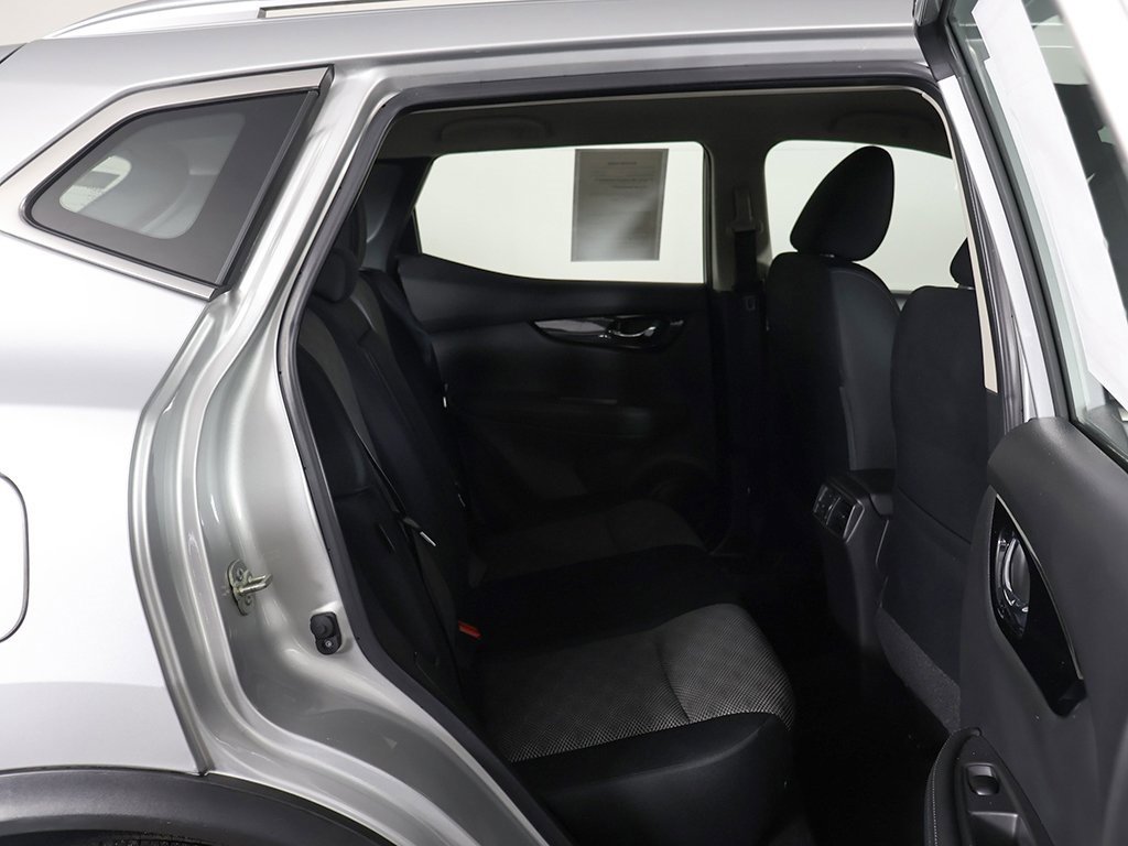 Used 2022 Nissan Rogue Sport SV image 29