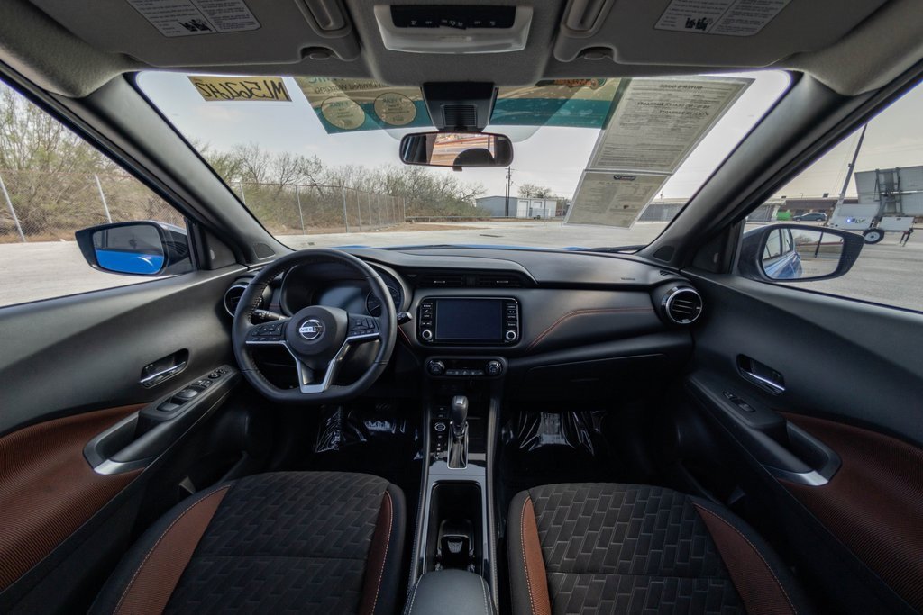 Used 2021 Nissan Kicks SR image 16