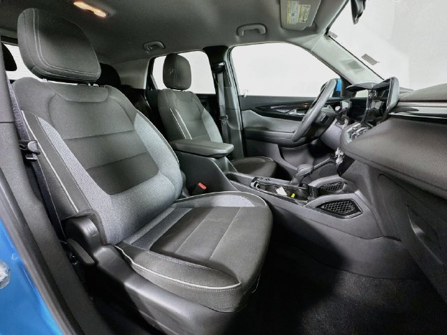 Used 2025 Chevrolet TrailBlazer LT AWD/4WD image 25