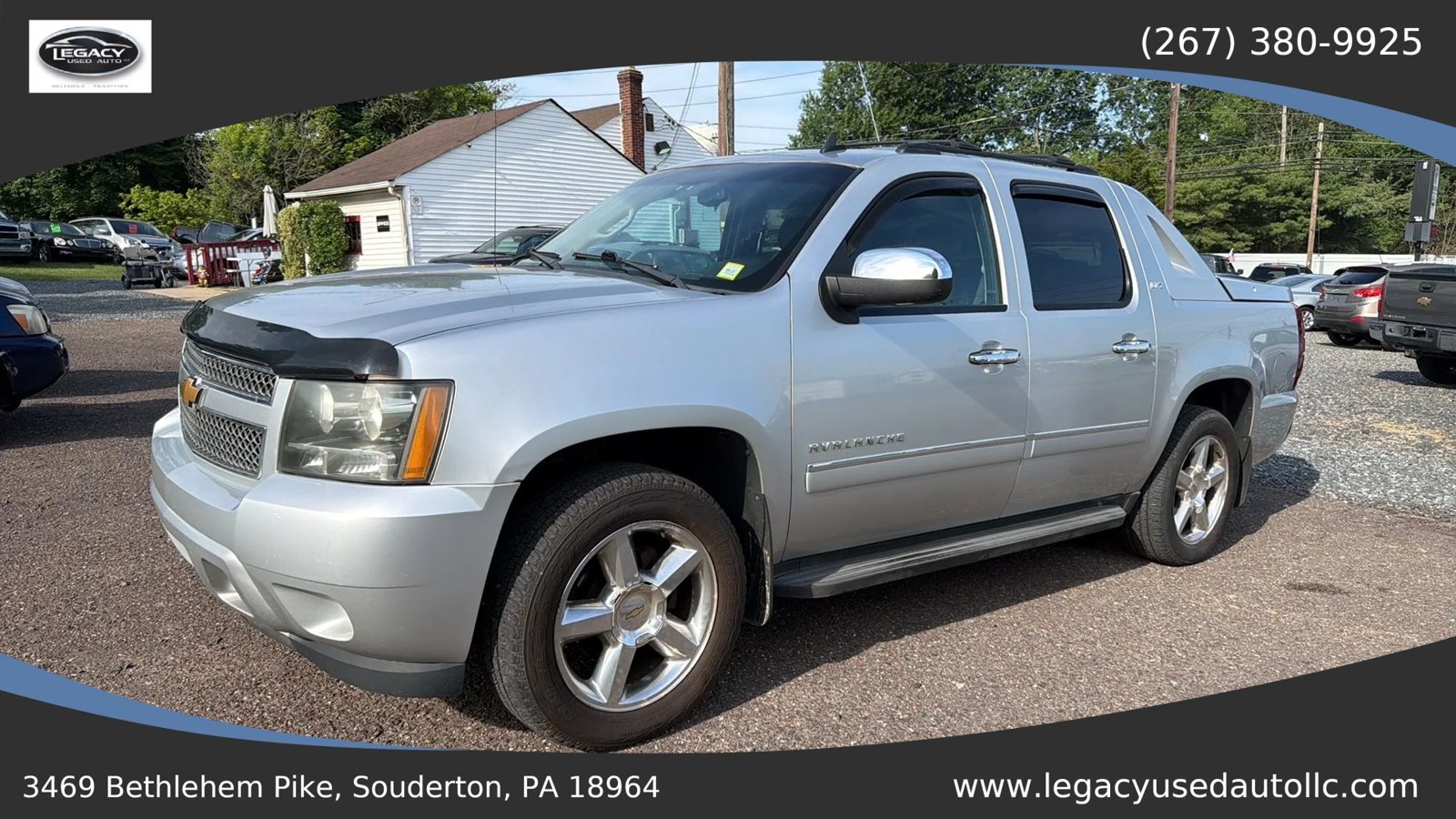 Used 2012 Chevrolet Avalanche LTZ AWD/4WD image 2