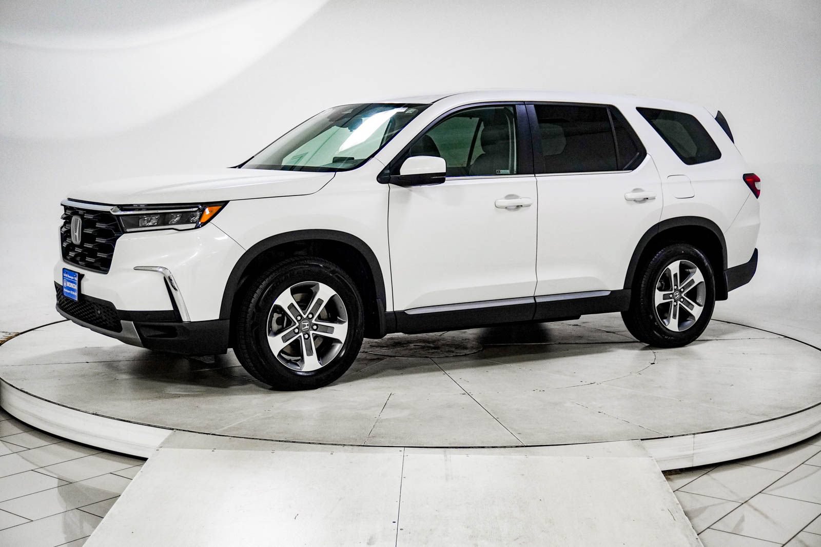 Used 2023 Honda Pilot EX-L image 4