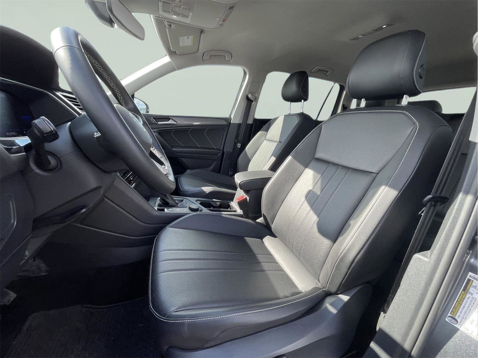 Used 2023 Volkswagen Tiguan SE AWD/4WD image 13