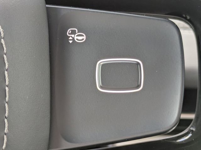 New 2025 Lincoln Navigator Reserve w/ Jet Appearance Package AWD/4WD image 26