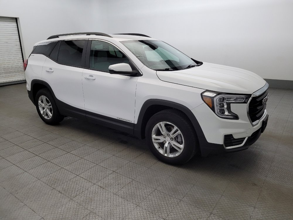 Used 2023 GMC Terrain SLE w/ Driver Convenience Package image 11