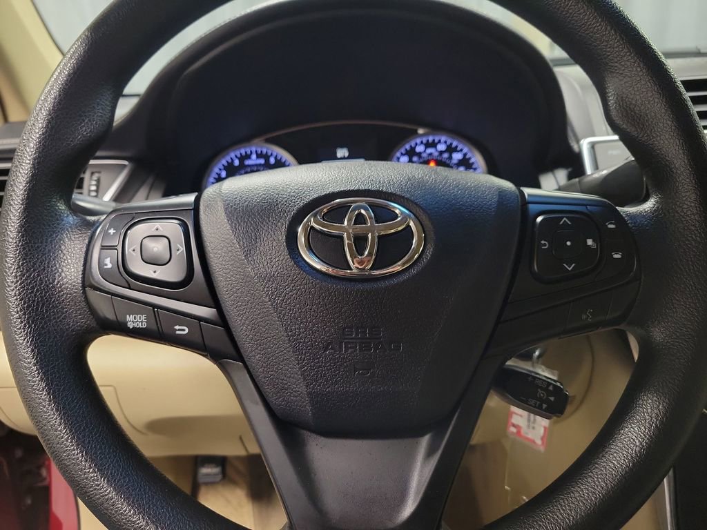 Used 2016 Toyota Camry LE image 17