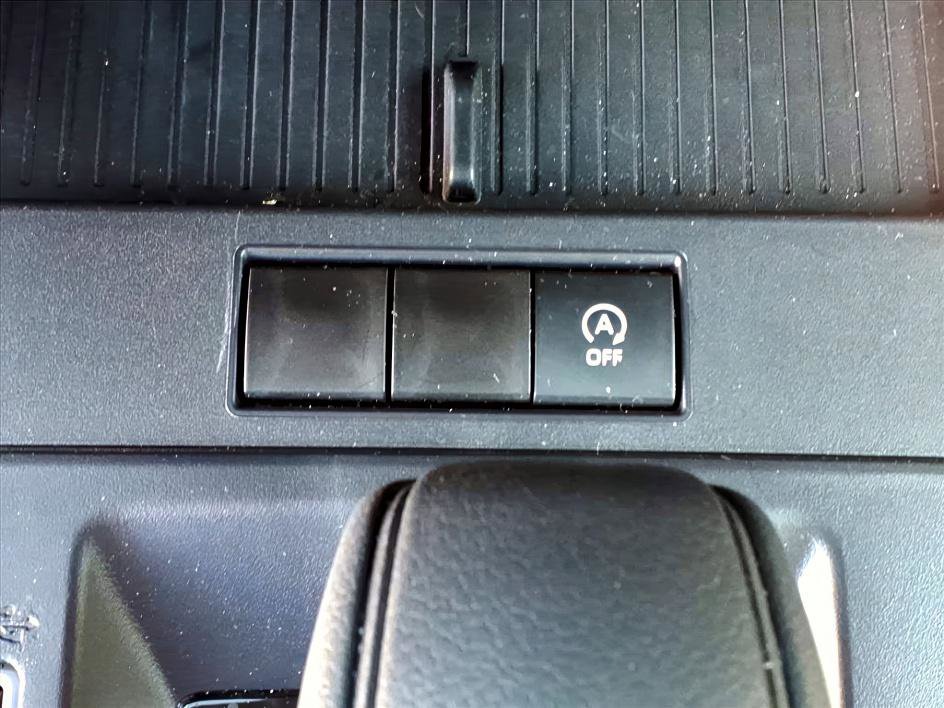 Used 2026 Toyota Corolla Cross L image 17