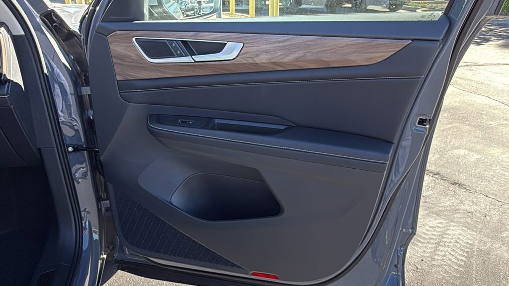 New 2026 Volkswagen Atlas SE FWD image 33