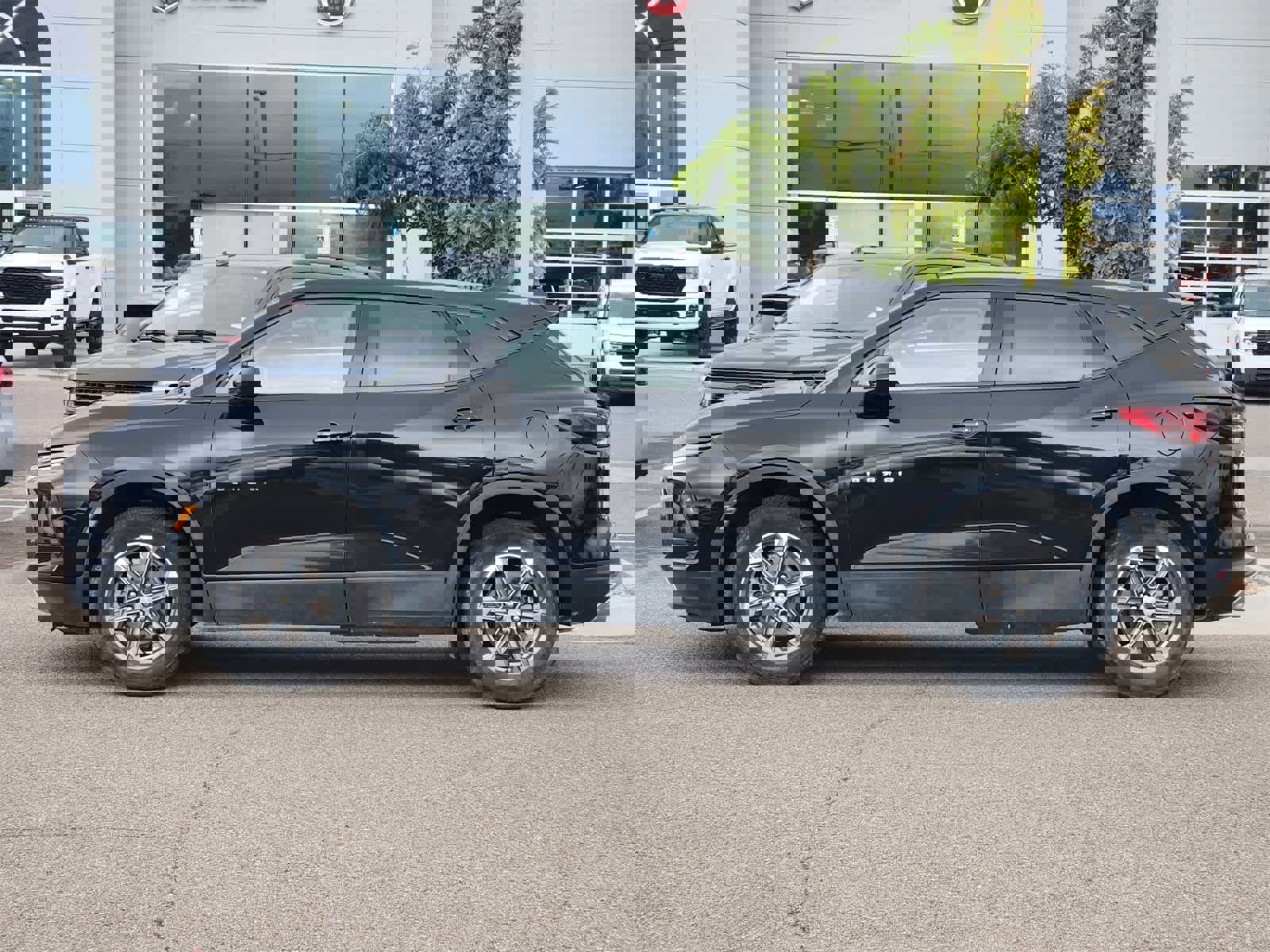 Used 2023 Chevrolet Blazer LT image 4