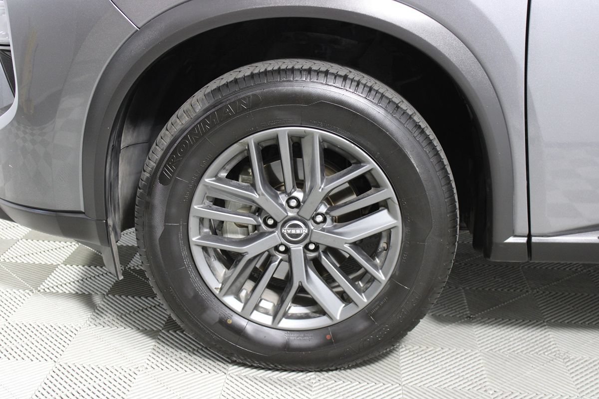 Used 2024 Nissan Rogue S FWD image 4