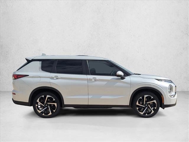 Used 2022 Mitsubishi Outlander ES FWD image 4