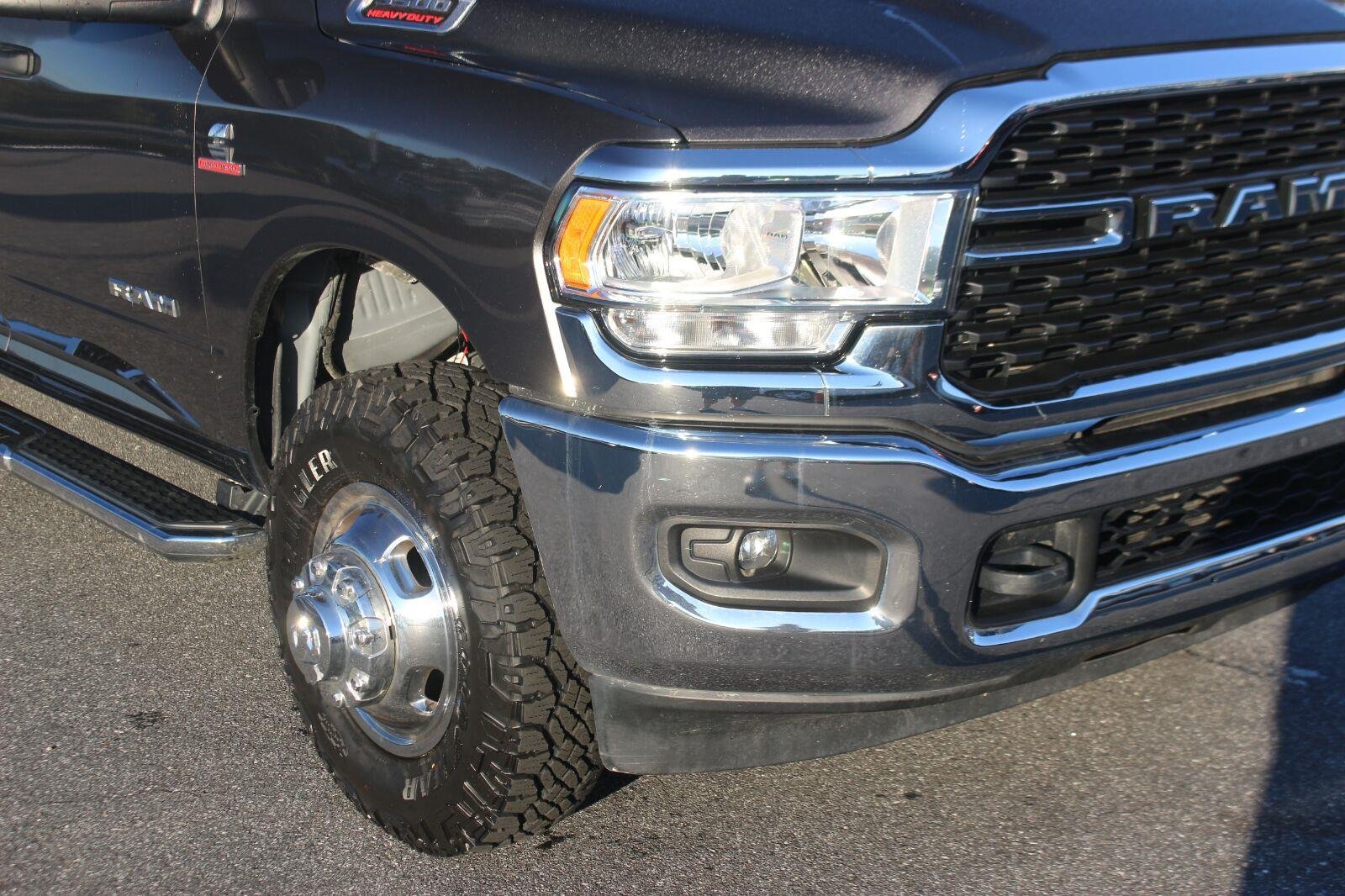 Used 2023 RAM 3500 Big Horn w/ Level 1 Equipment Group AWD/4WD image 9