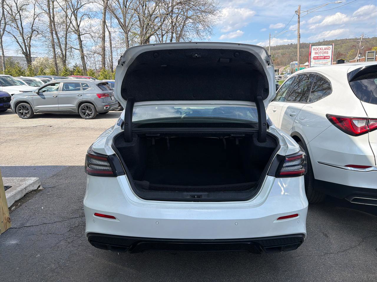 Used 2021 Nissan Maxima SR w/ Sport Mat Group FWD image 10