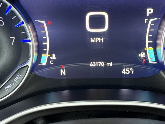 Used 2024 Chrysler Pacifica Touring-L image 21