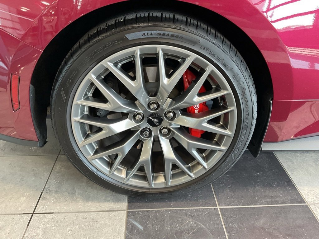 Used 2025 Ford Mustang GT Premium image 7