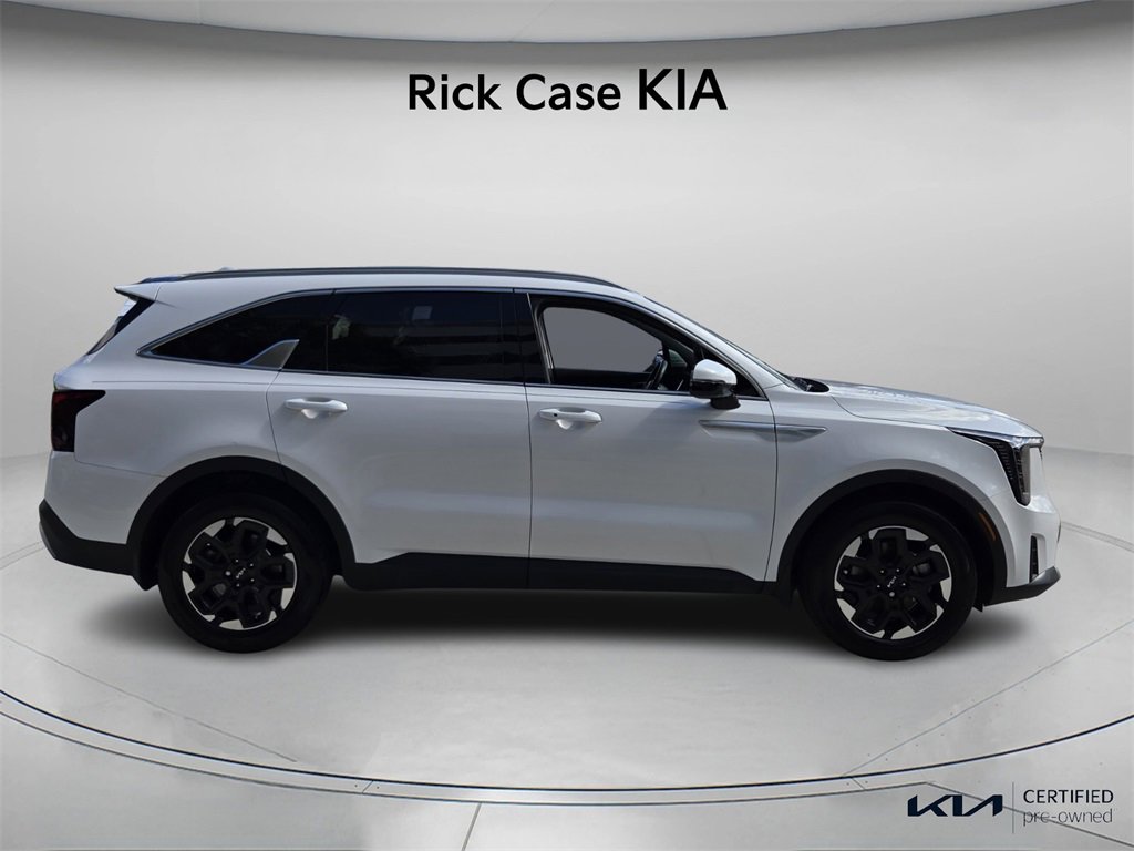 Certified 2024 Kia Sorento S image 4
