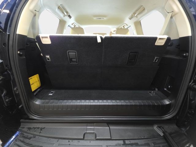 Used 2023 Lexus GX 460 Premium w/ Premium Package AWD/4WD image 13