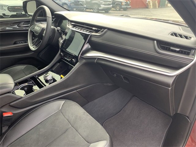 Used 2023 Jeep Grand Cherokee Altitude image 27