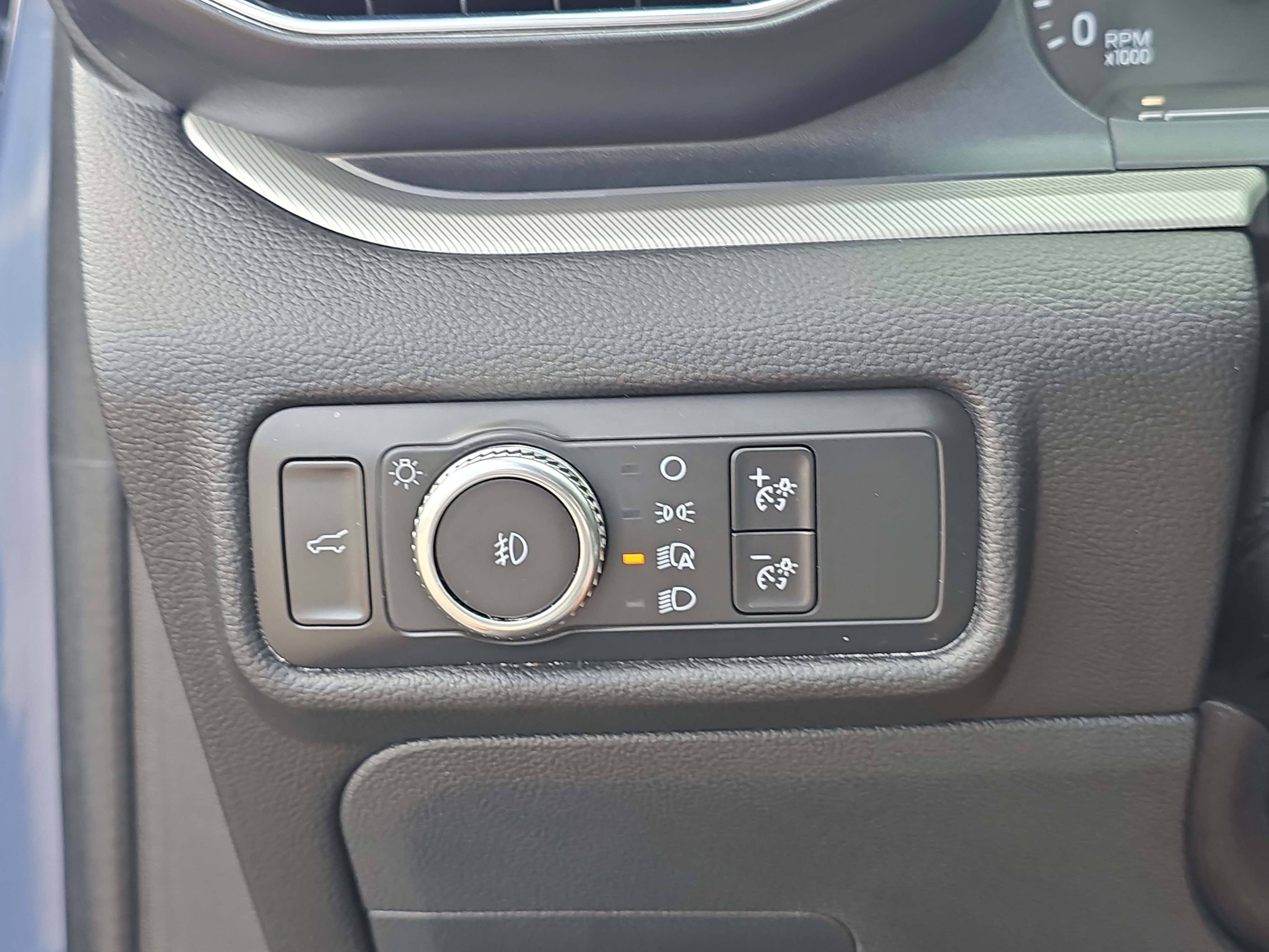 Used 2021 Ford Explorer XLT w/ Equipment Group 202A image 29