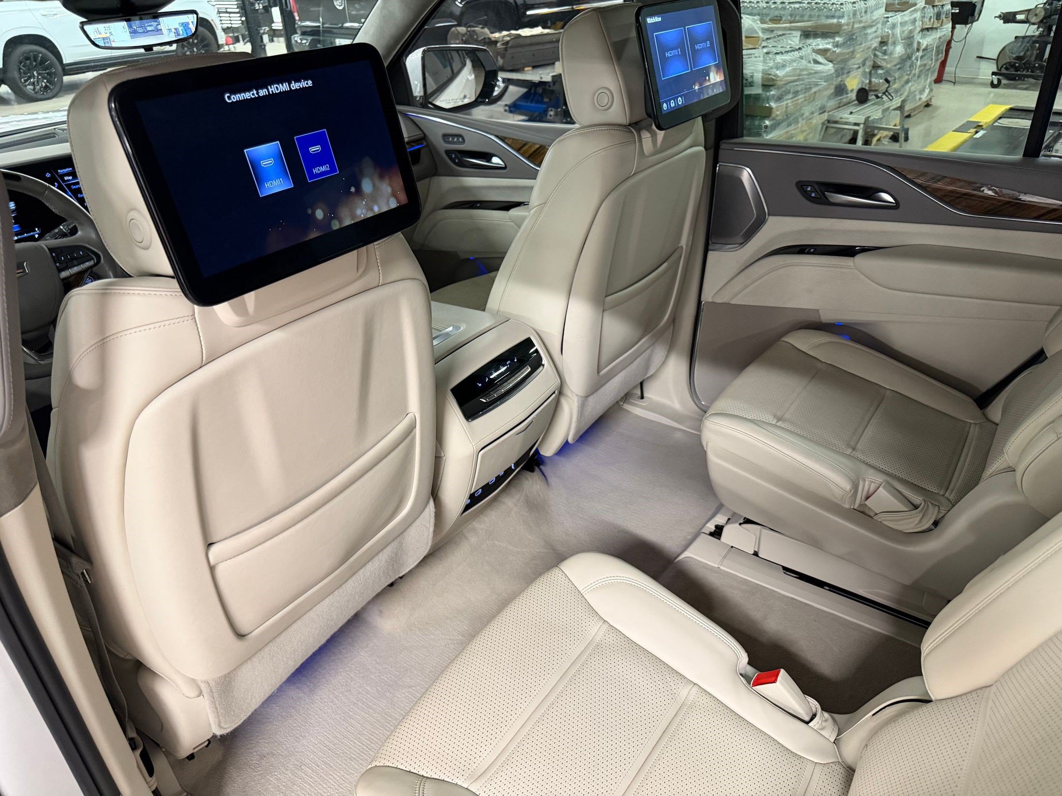 Certified 2023 Cadillac Escalade Sport Platinum w/ LPO, ONYX Package AWD/4WD image 27