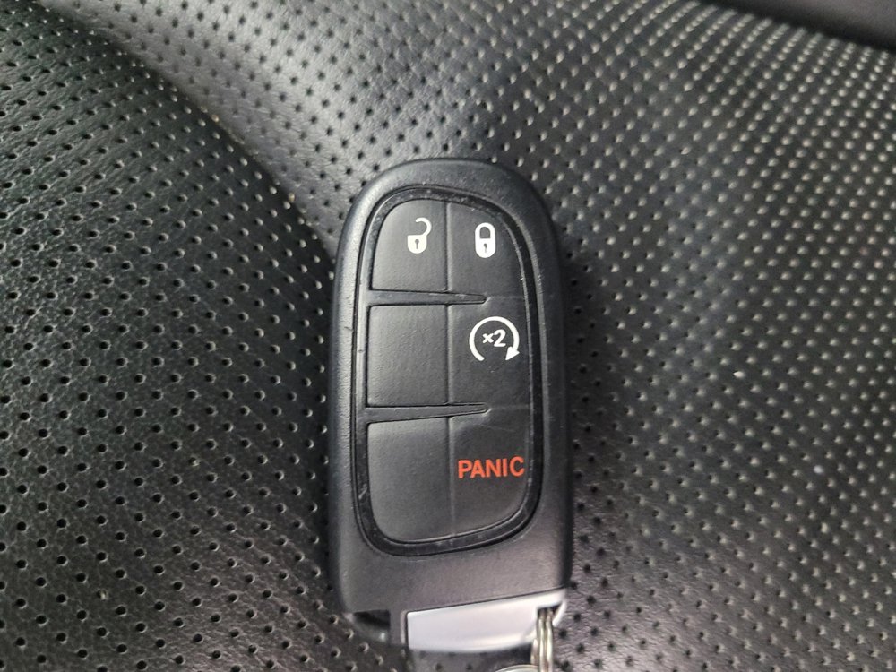 Used 2020 Jeep Cherokee Latitude Lux w/ Quick Order Package 26H Lux image 32