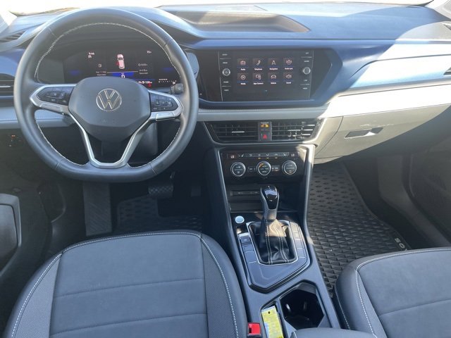 Used 2024 Volkswagen Taos SE image 3