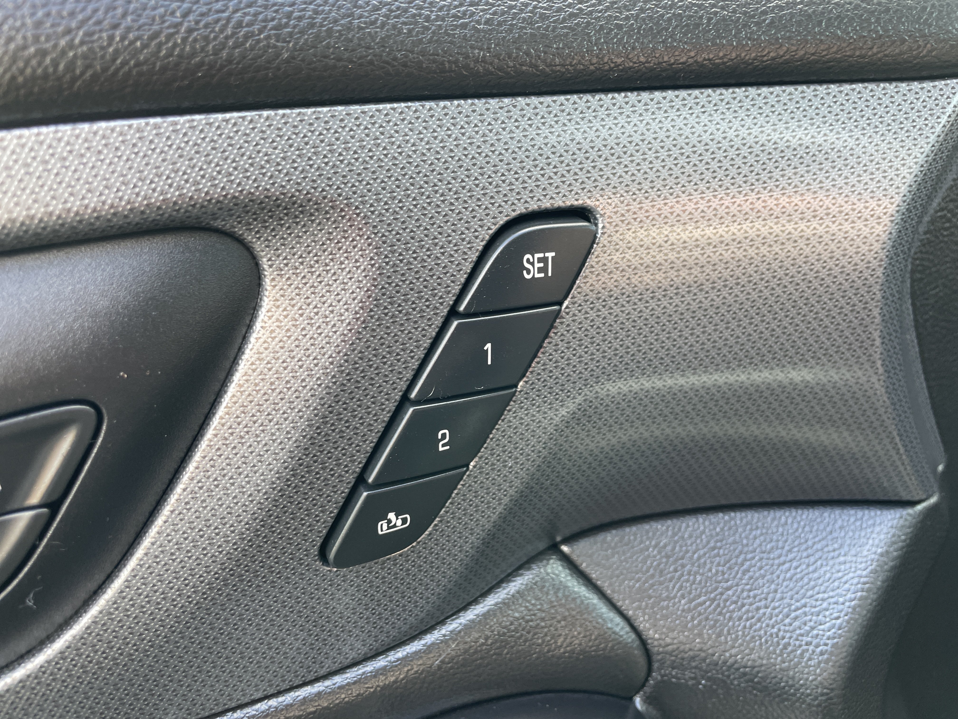 Used 2018 Chevrolet Traverse Premier w/ LPO, Floor Liner Package AWD/4WD image 31