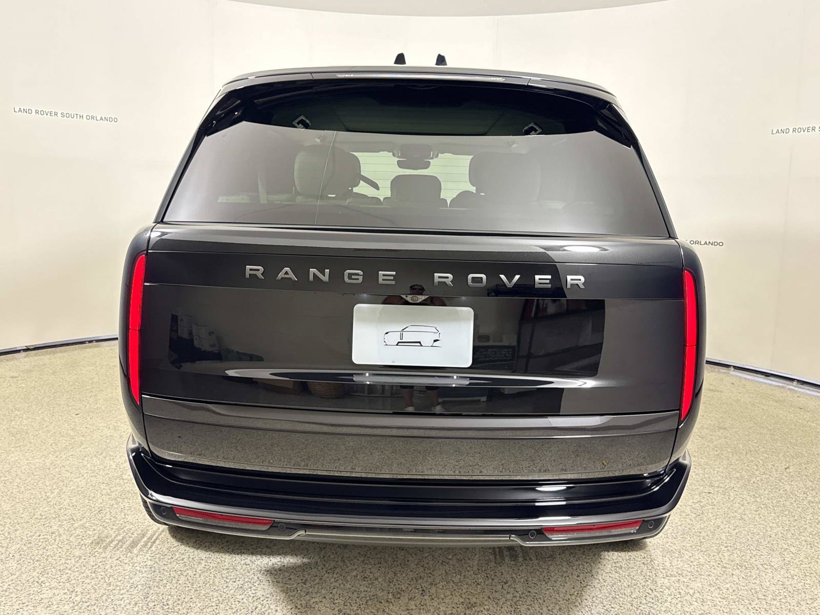 New 2027 Land Rover Range Rover Long Wheelbase SE AWD/4WD image 4