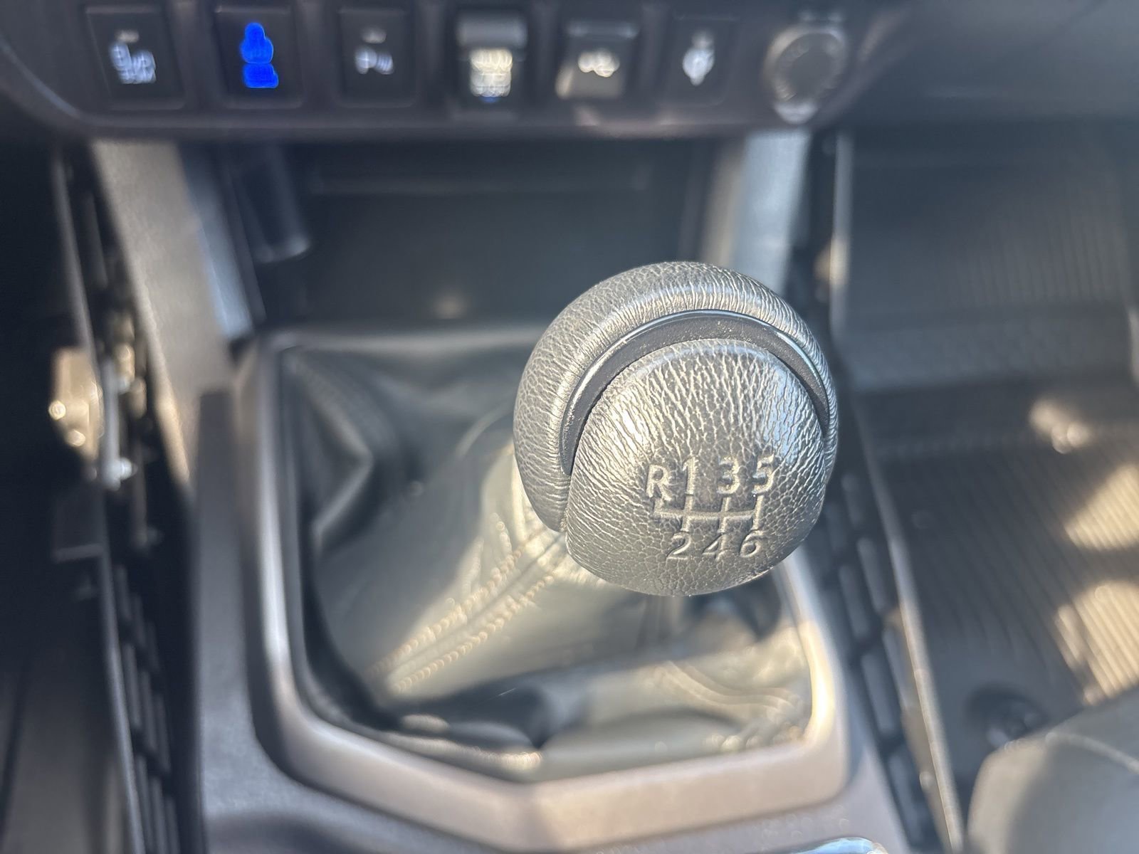 Used 2022 Toyota Tacoma TRD Off-Road image 20