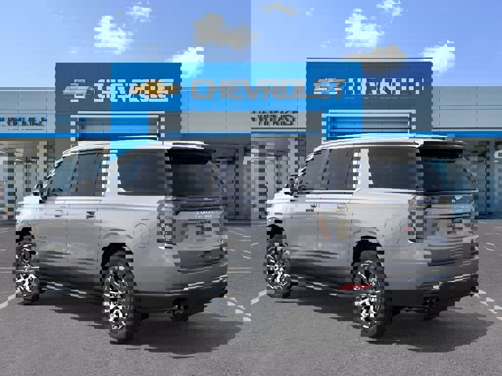 New 2026 Chevrolet Suburban Premier image 3