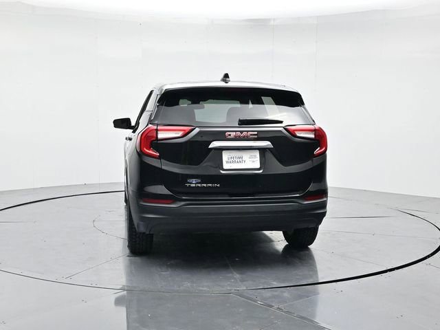 Used 2022 GMC Terrain SLE image 8