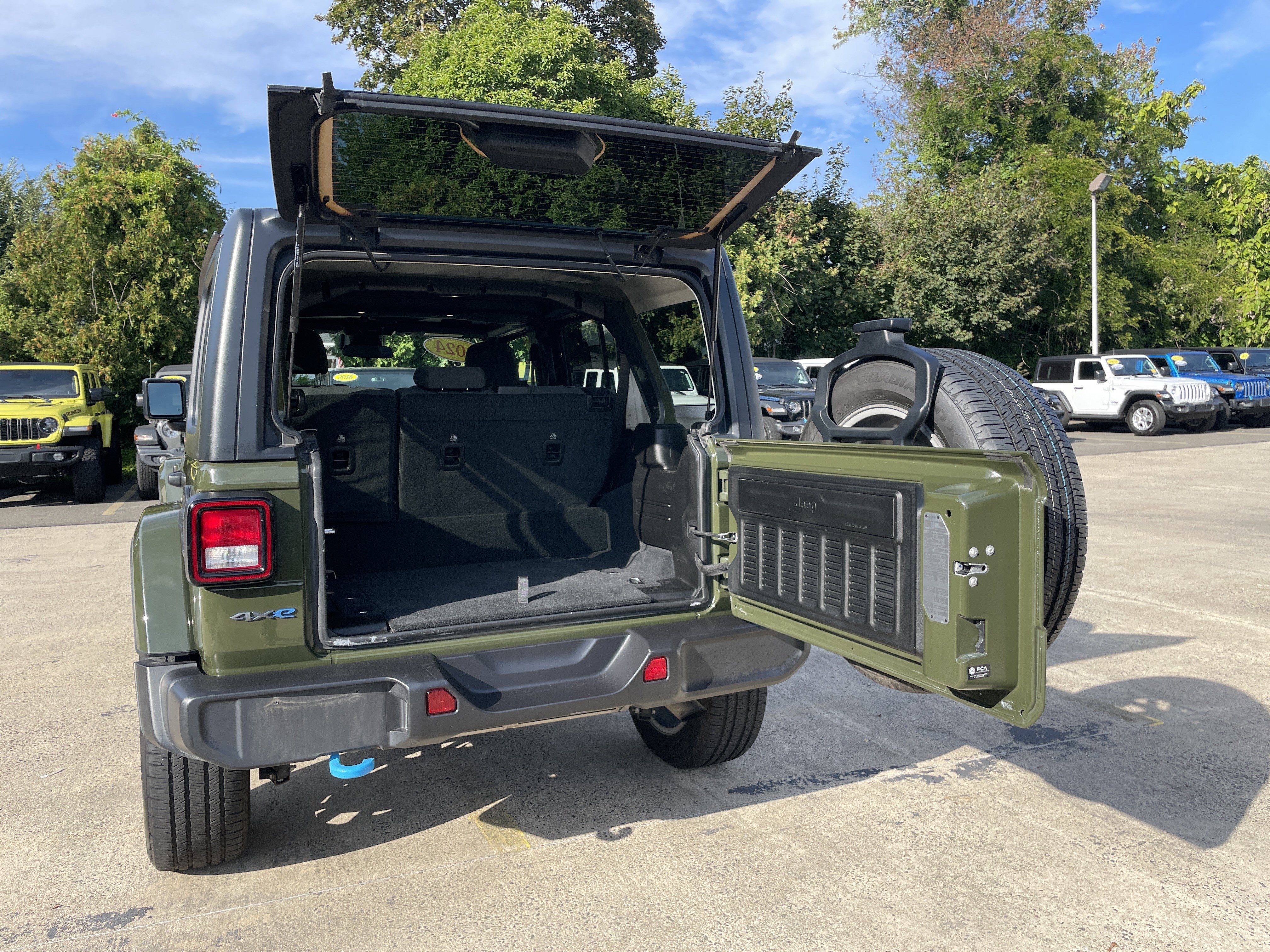 Certified 2024 Jeep Wrangler Sport S image 20