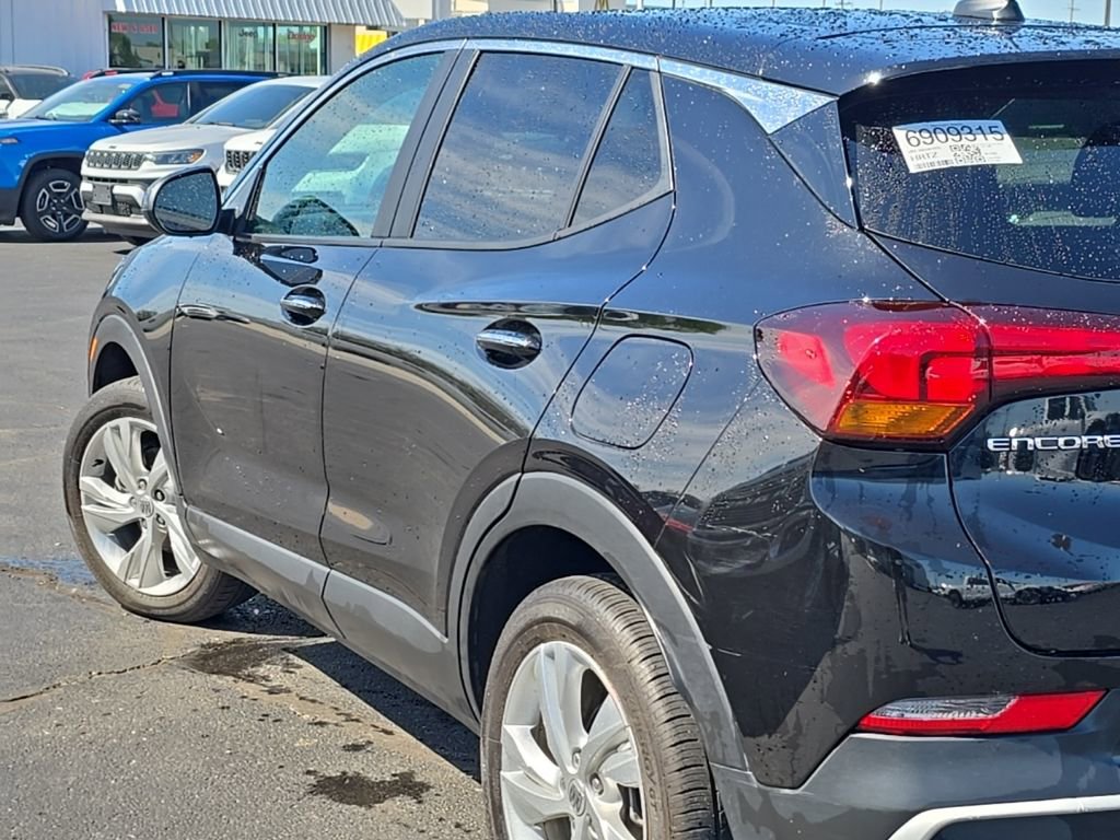 Used 2025 Buick Encore GX Preferred FWD image 11