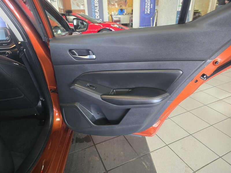 Used 2022 Nissan Altima 2.5 SR FWD image 16
