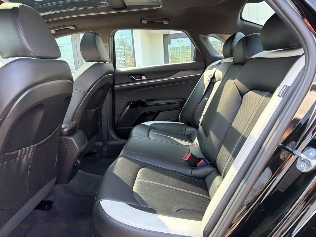 Used 2025 Kia K5 GT-Line w/ GT-Line Premium Package FWD image 16