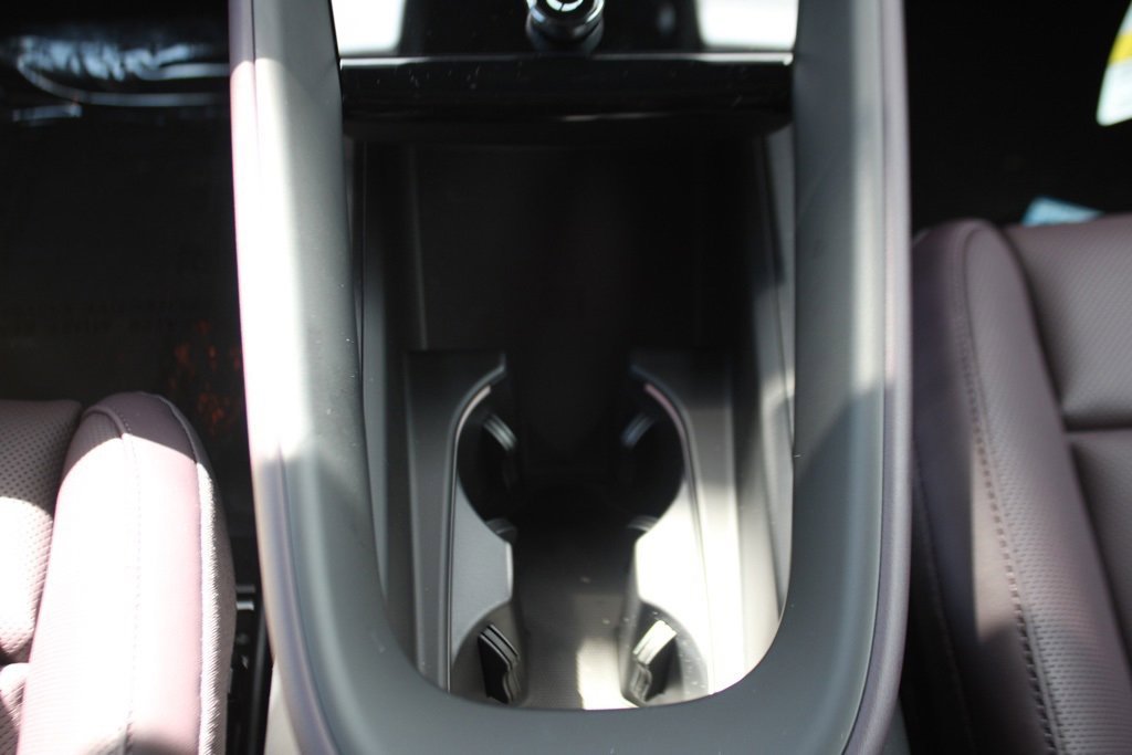 Used 2025 Porsche Macan Electric image 42