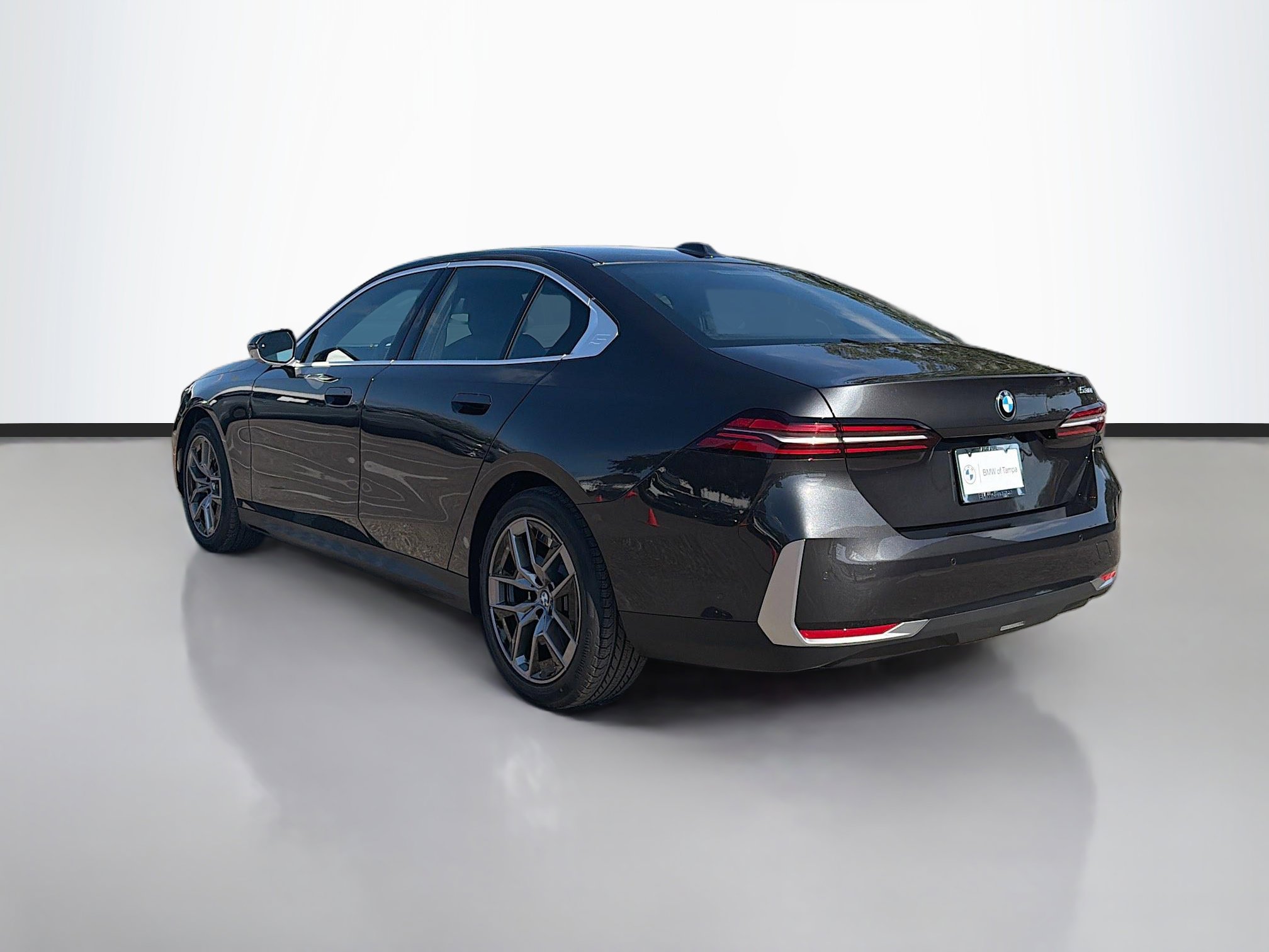 New 2026 BMW 530i w/ Convenience Package image 5