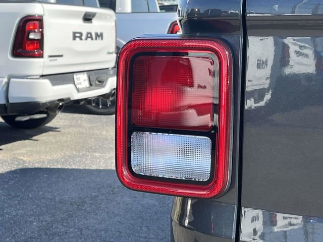 Used 2023 Jeep Gladiator Sport AWD/4WD image 10