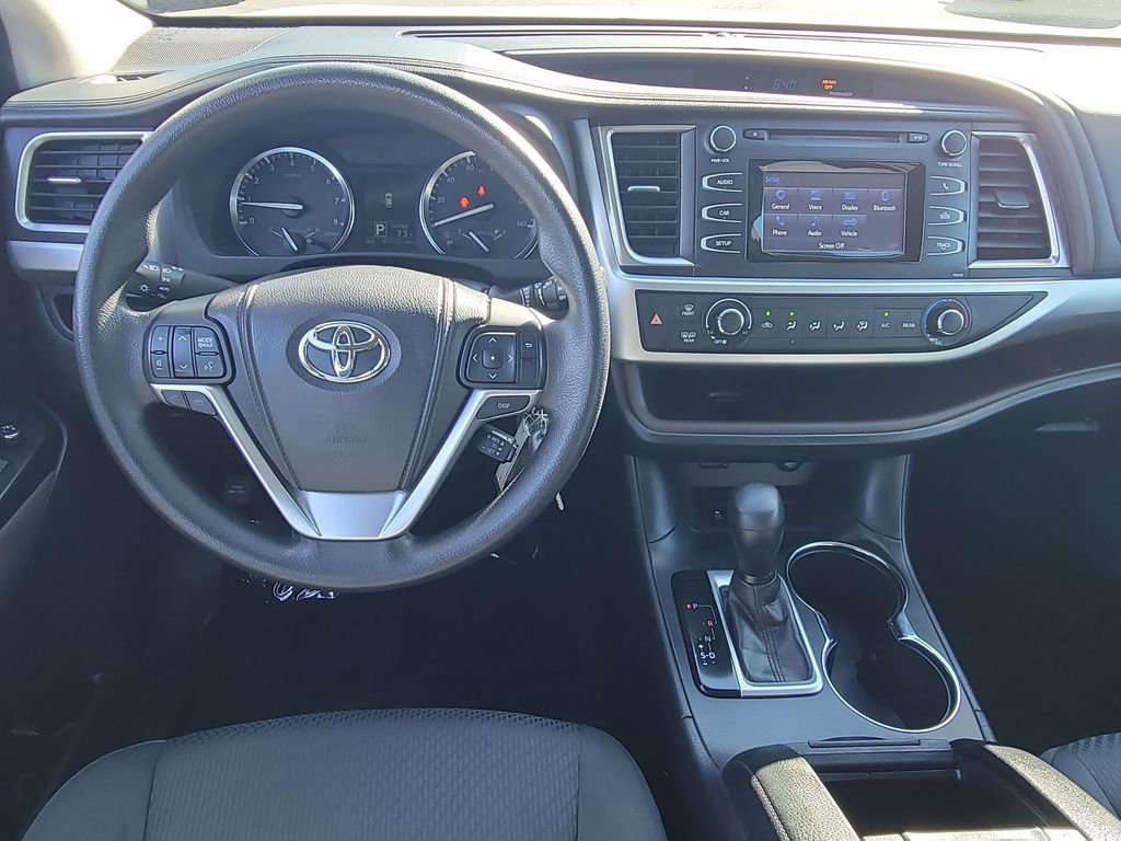 Used 2015 Toyota Highlander LE image 11