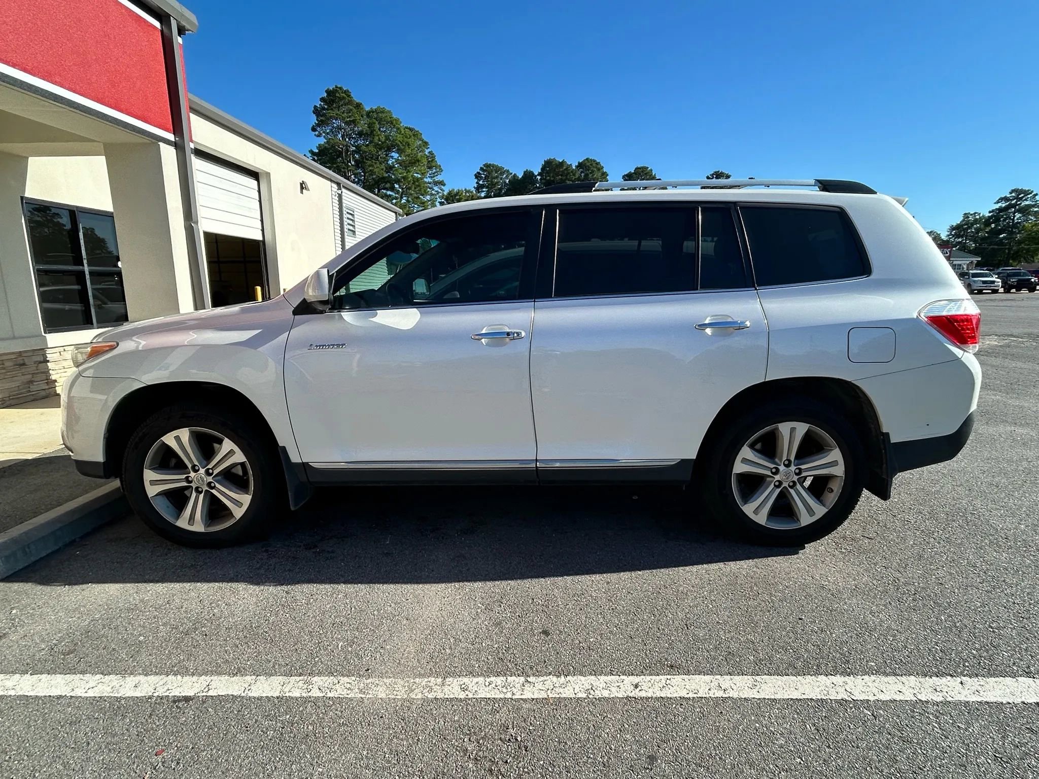 Used 2012 Toyota Highlander Limited image 8