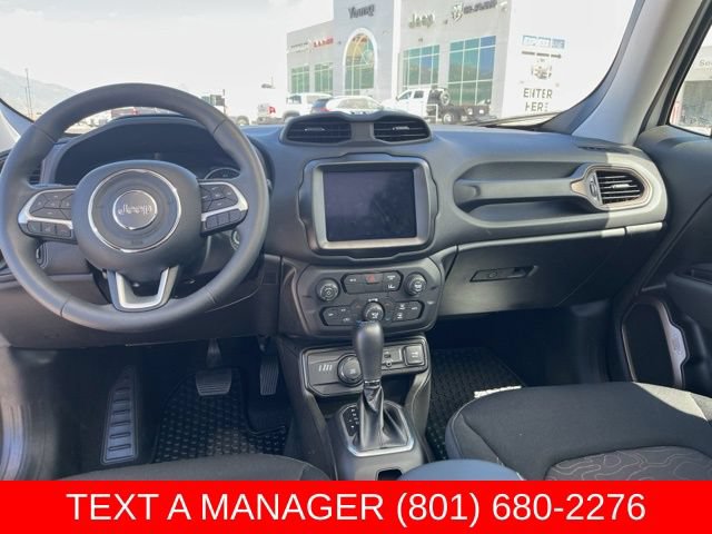 Used 2023 Jeep Renegade Latitude w/ Sun/Sound Group AWD/4WD image 17