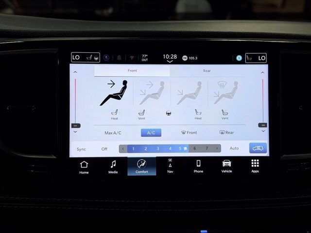 Used 2025 Chrysler Pacifica Limited FWD image 46