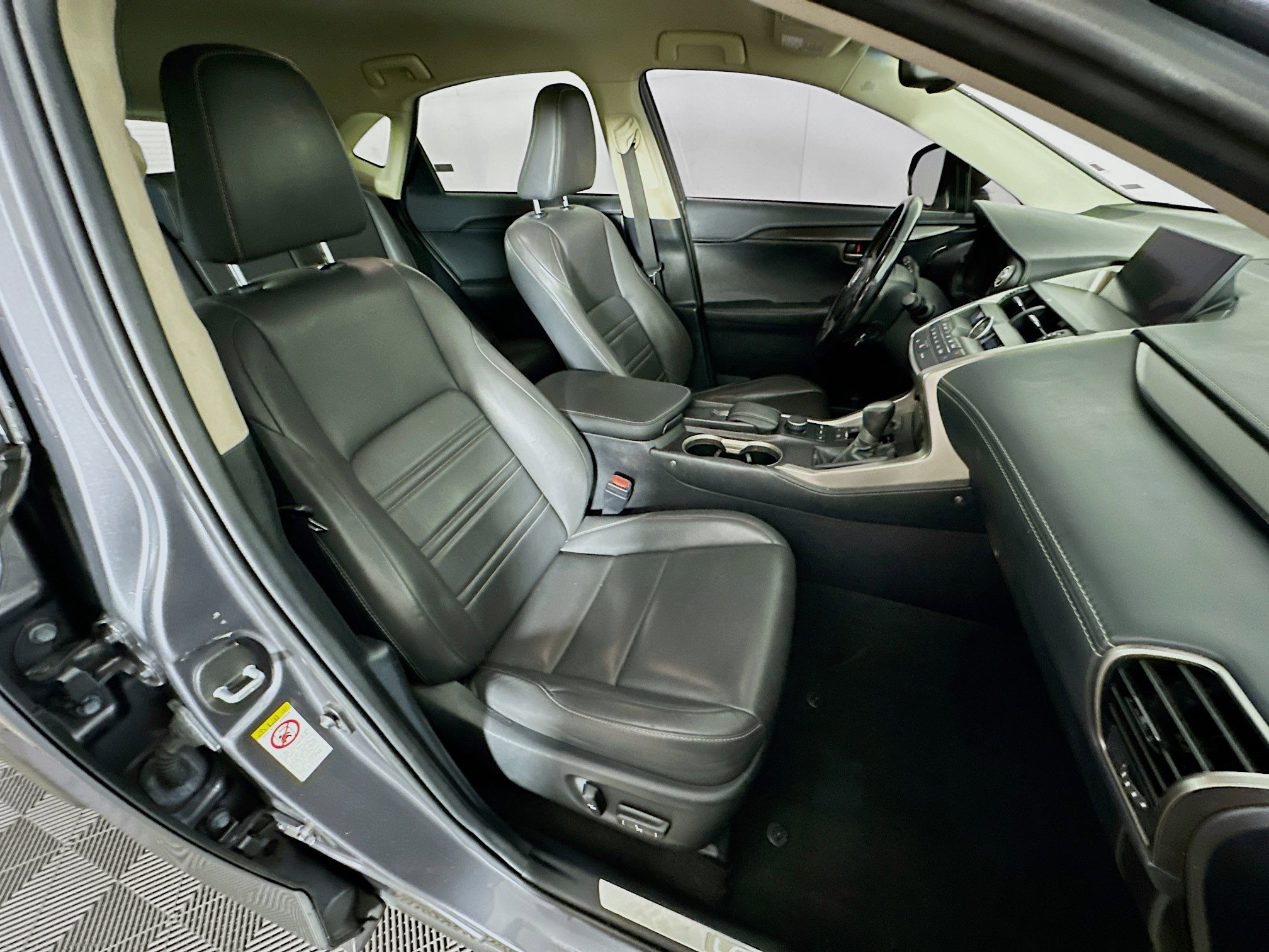 Used 2016 Lexus NX 200t FWD image 29