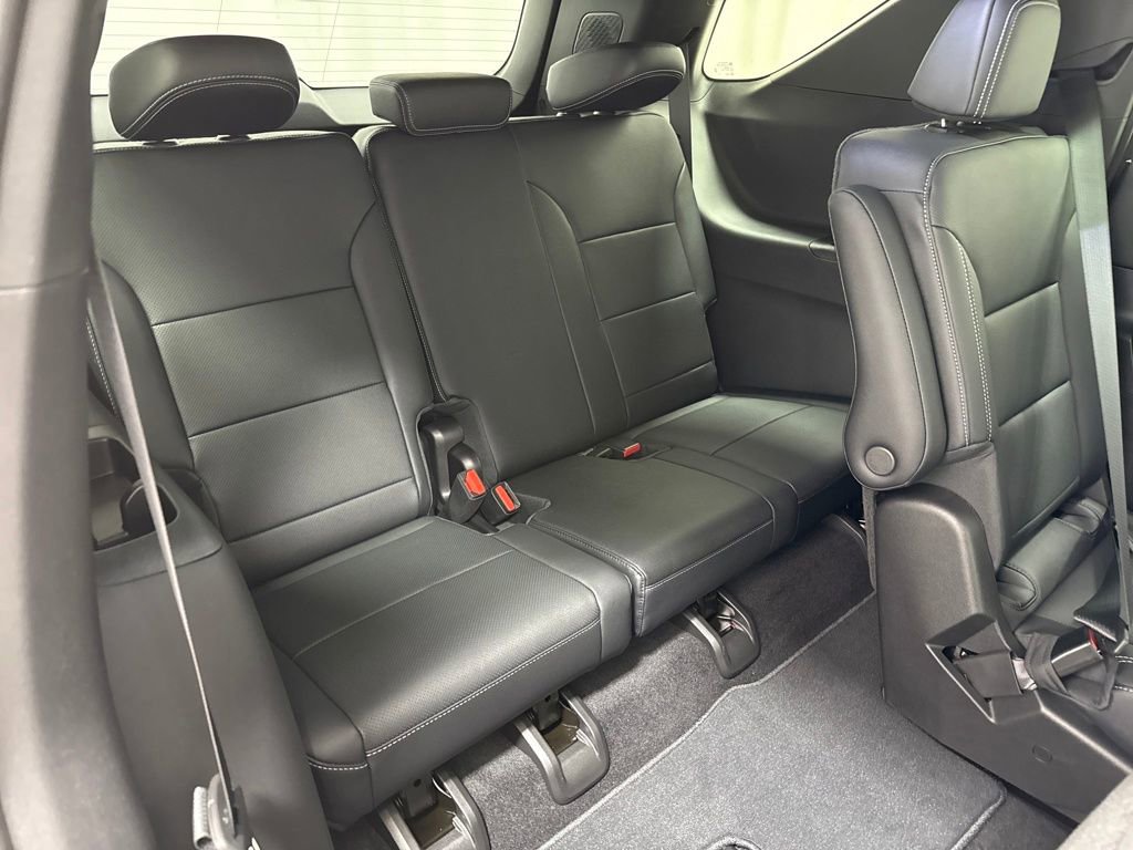 New 2026 Chevrolet Traverse LT w/ Midnight/Sport Edition image 14
