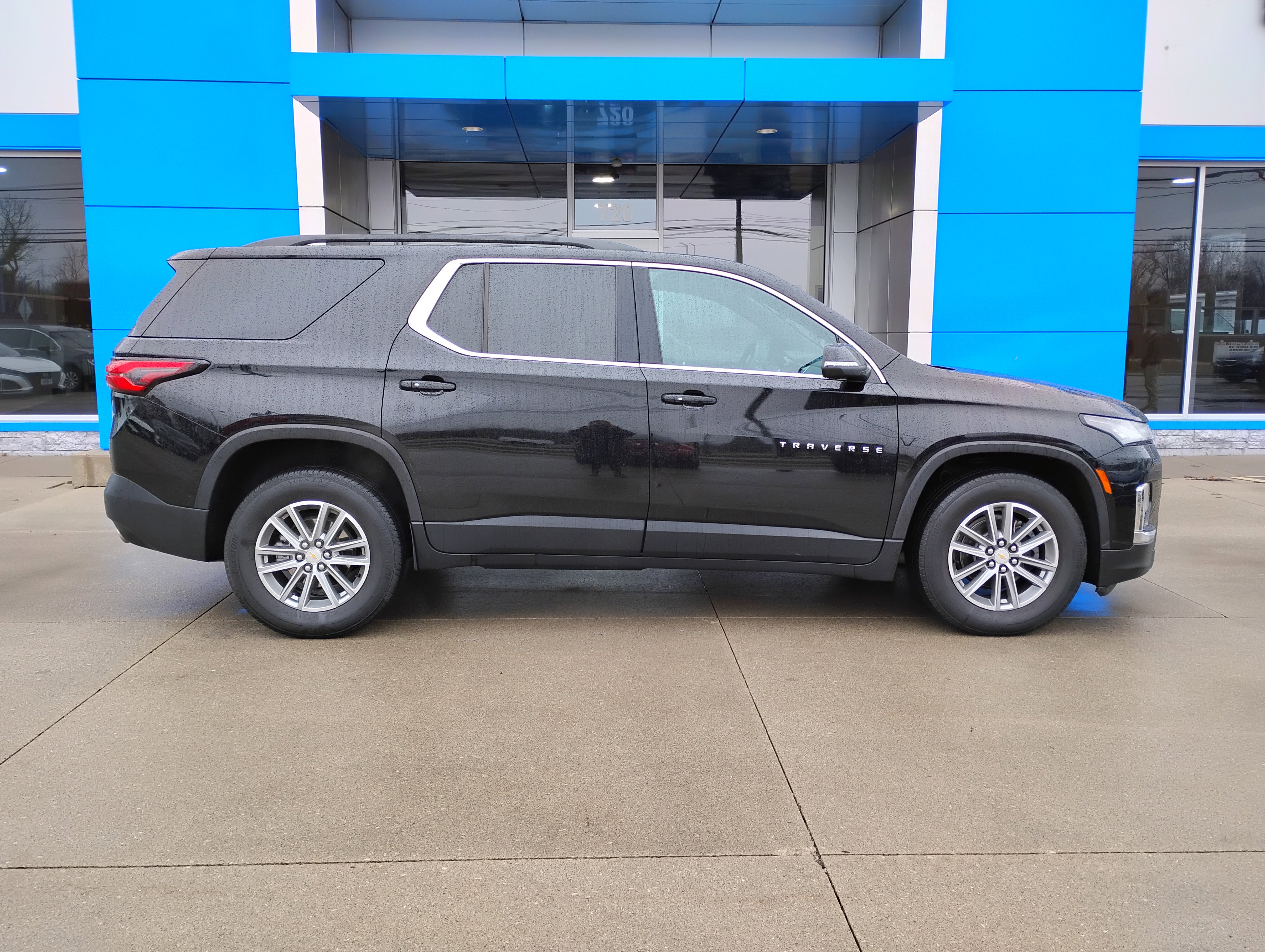 Used 2023 Chevrolet Traverse LT w/ LPO, Floor Liner Package AWD/4WD image 34