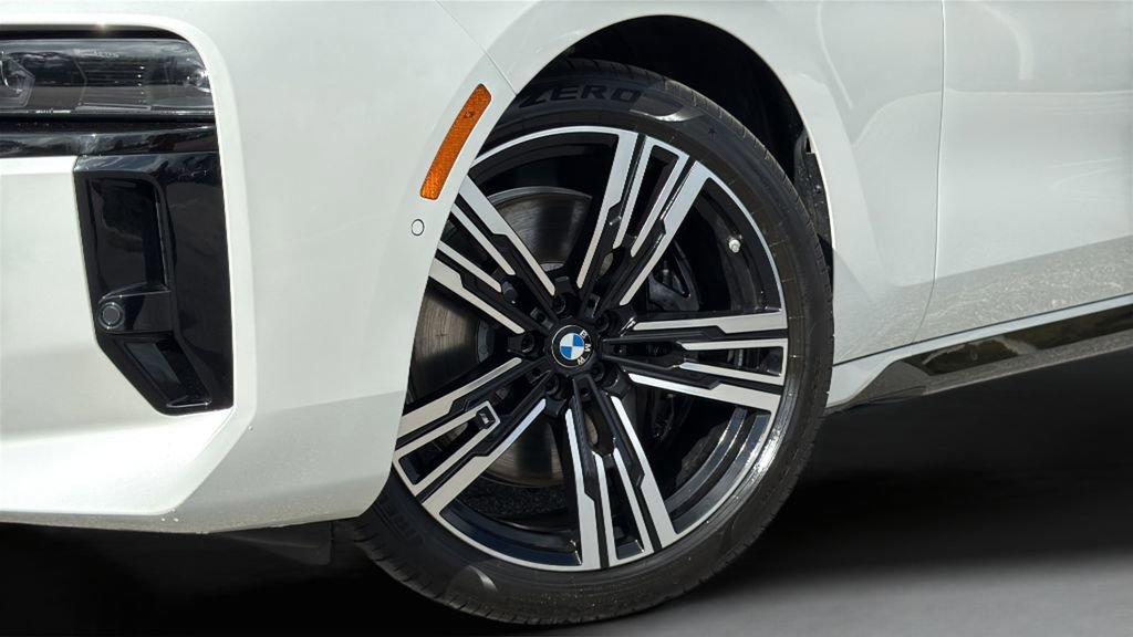 New 2026 BMW 760i xDrive w/ Executive Package image 6