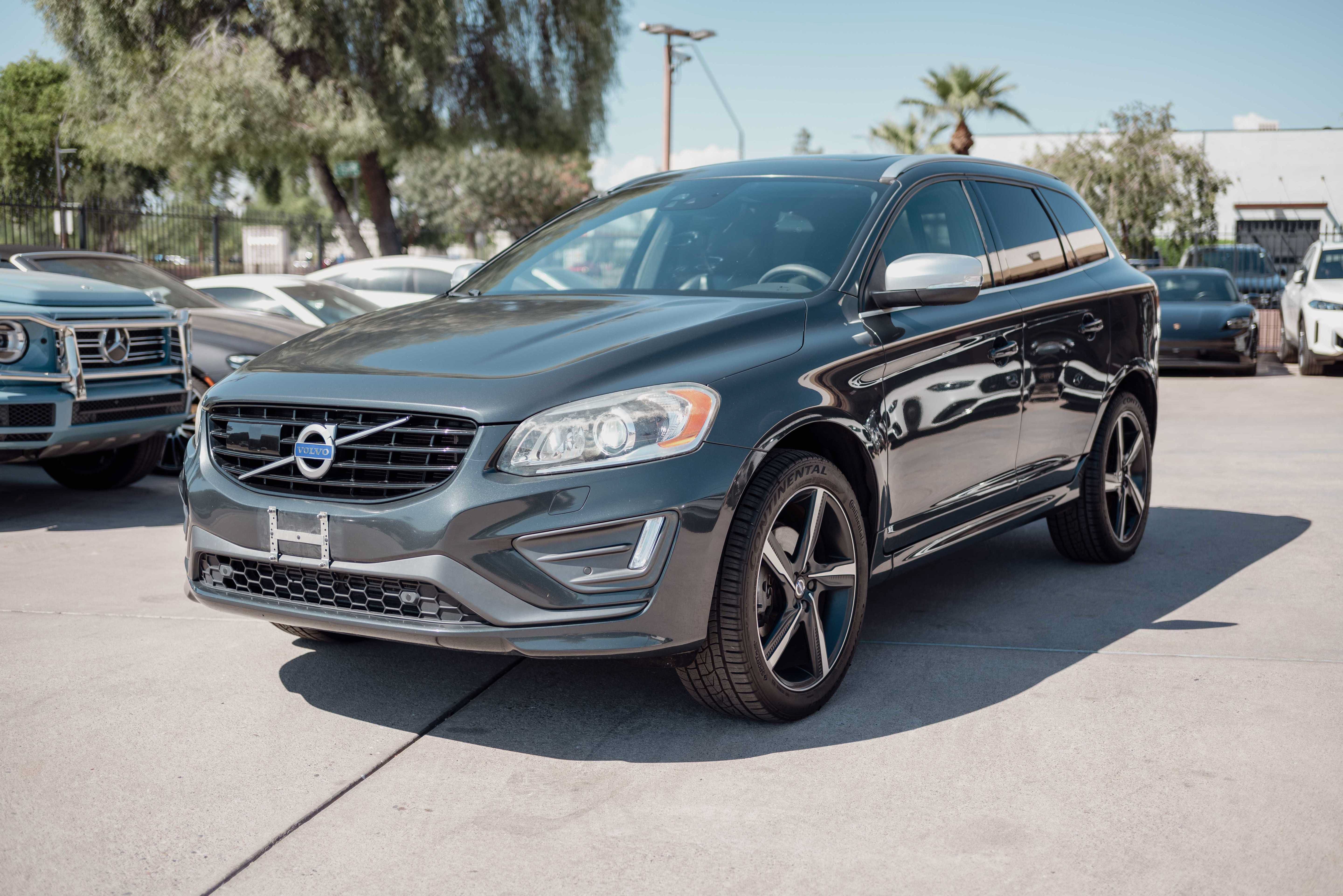 Used 2016 Volvo XC60 T6 R-Design Platinum w/ Climate Package AWD/4WD image 1