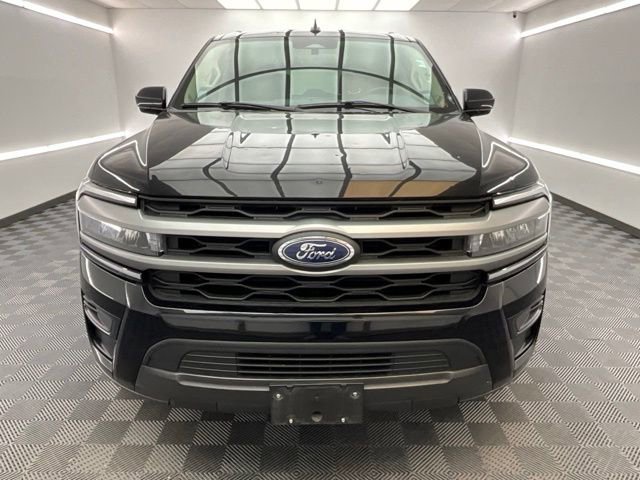 Used 2024 Ford Expedition XLT AWD/4WD image 2