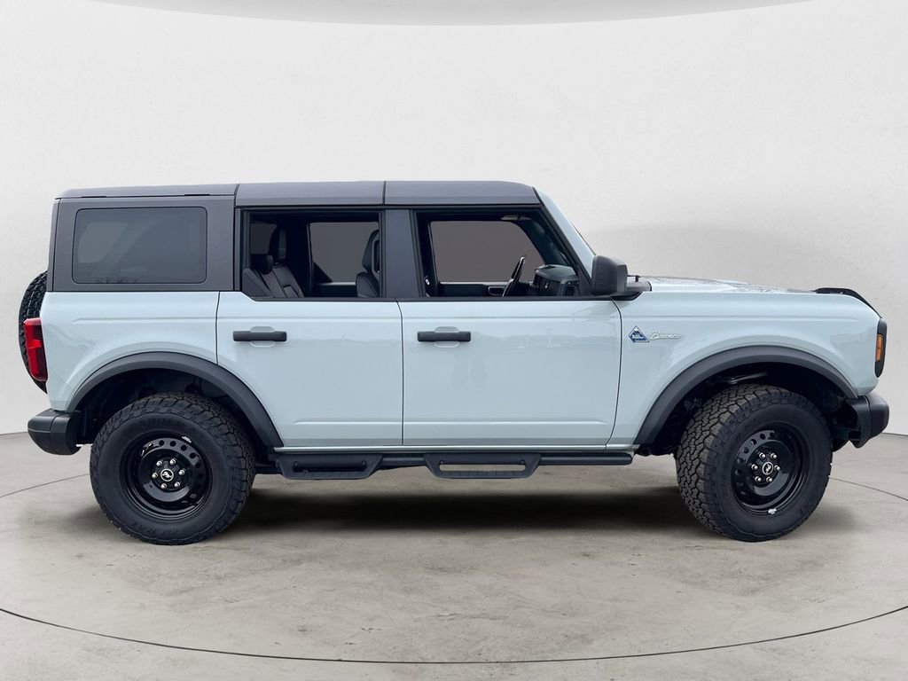 Used 2023 Ford Bronco Black Diamond image 2