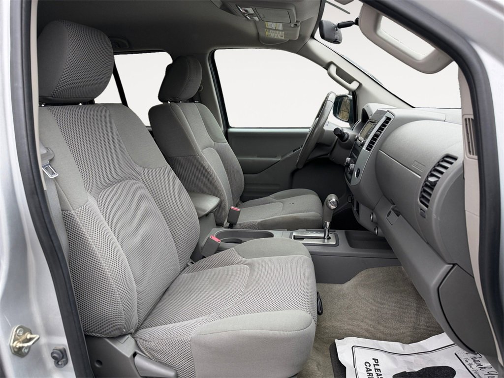 Used 2016 Nissan Frontier SV image 12